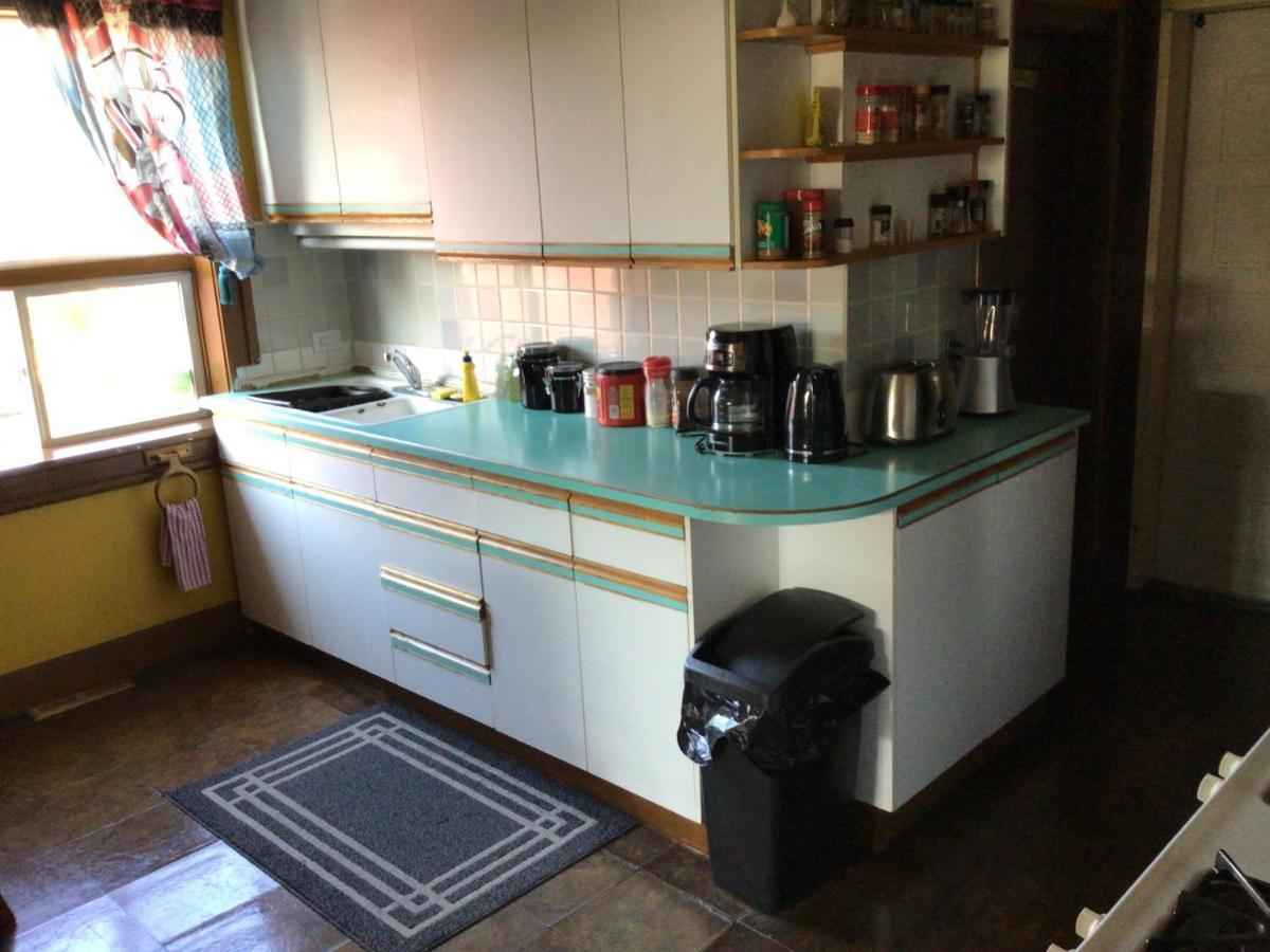 Nisku Guest House Экстерьер фото