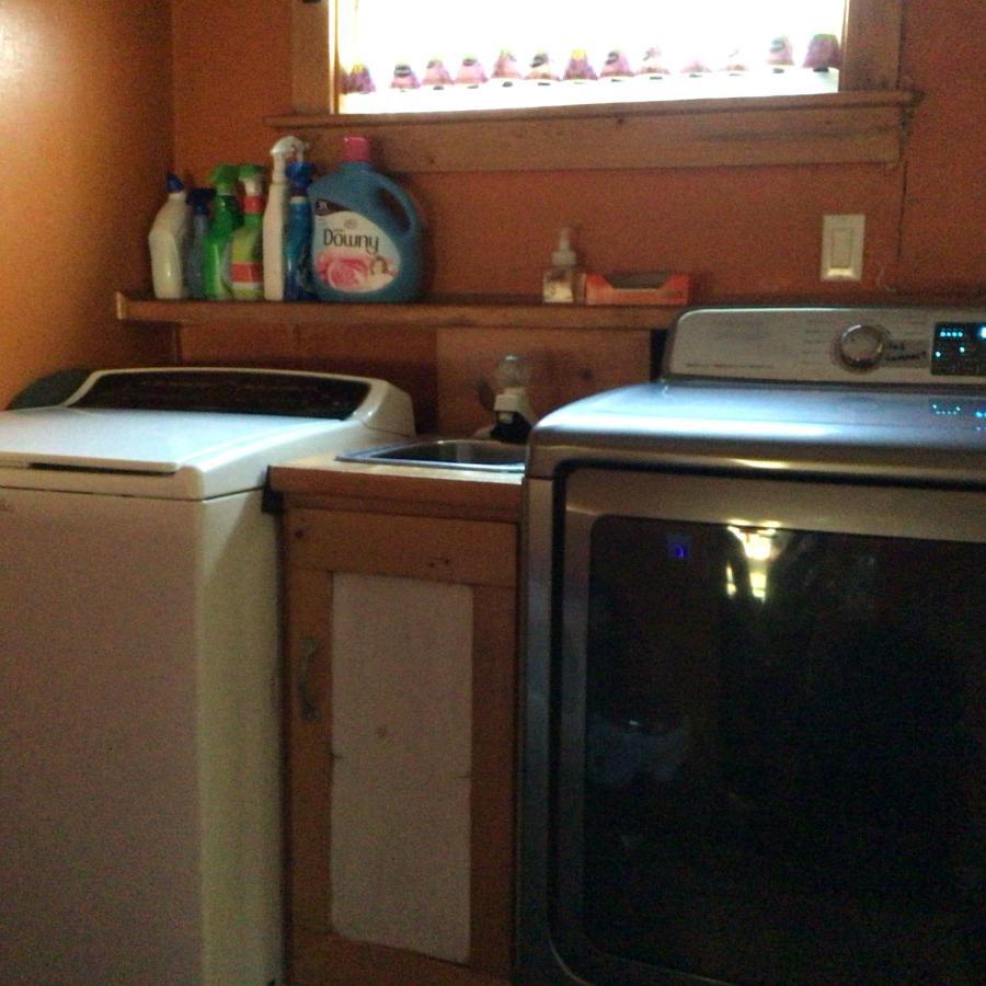 Nisku Guest House Экстерьер фото