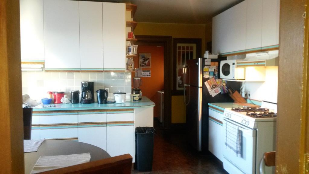 Nisku Guest House Экстерьер фото