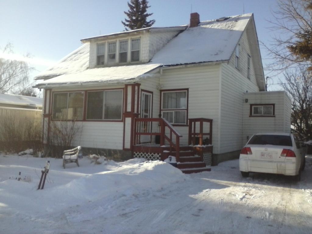 Nisku Guest House Экстерьер фото