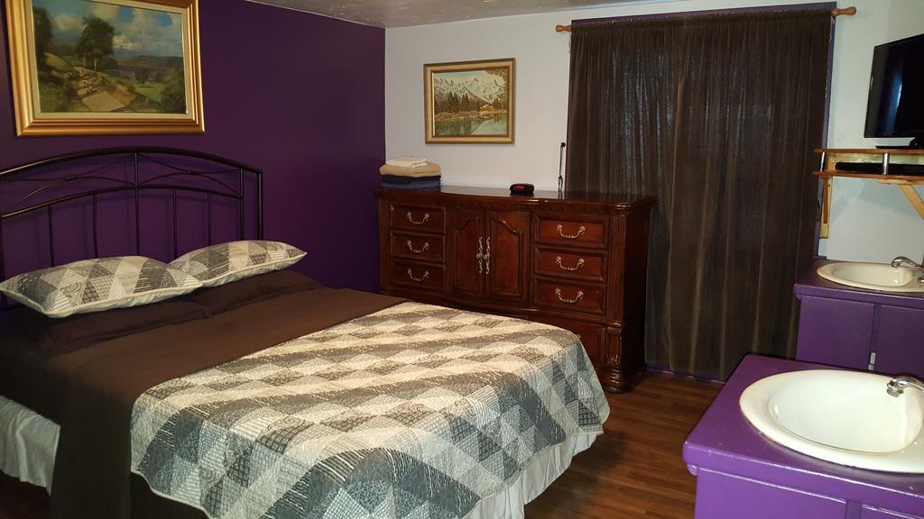 Nisku Guest House Экстерьер фото